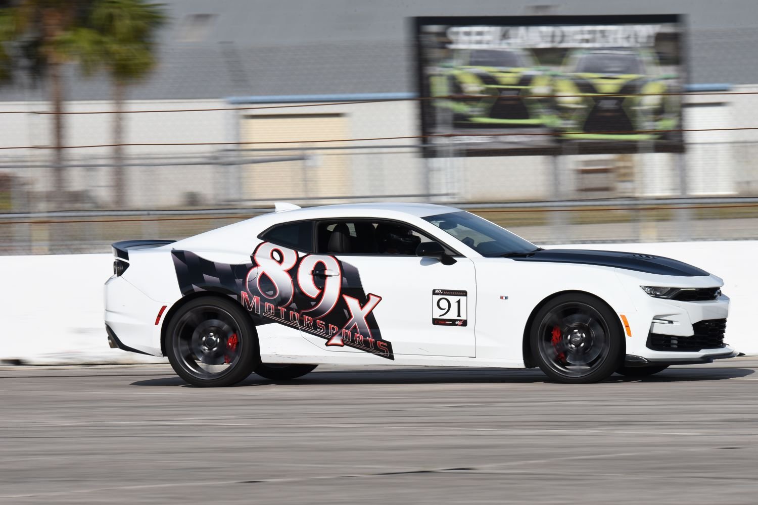 White Car Sebring 1500